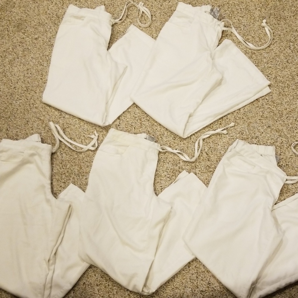 🎉 Grey's Anatomy set of 5 pant scrubs in Small